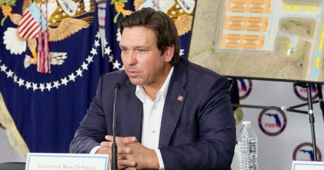 Casa en Florida con cartel de venta