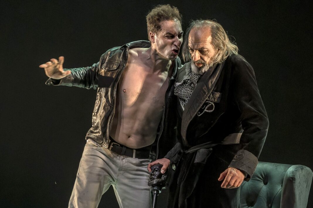 Escena de la obra David en el teatro San Martín
