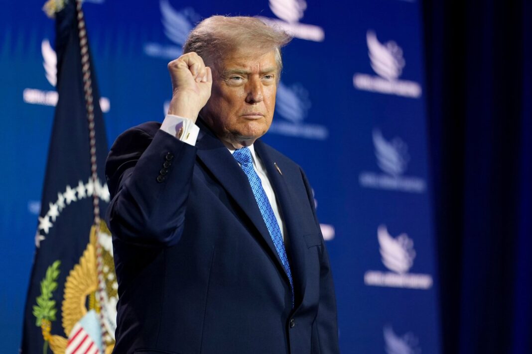 Donald Trump durante un acto de campaña