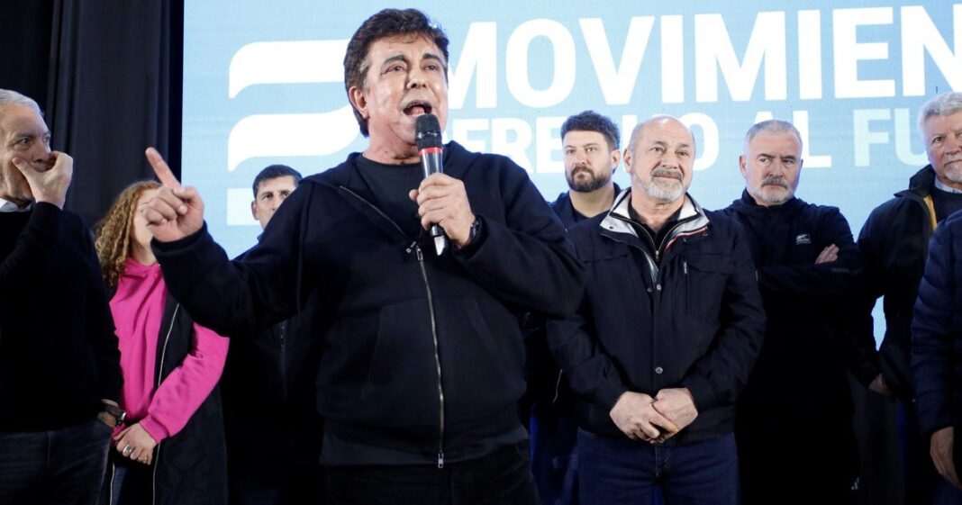 Fernando Espinoza habla en el plenario del MDF en Ramallo