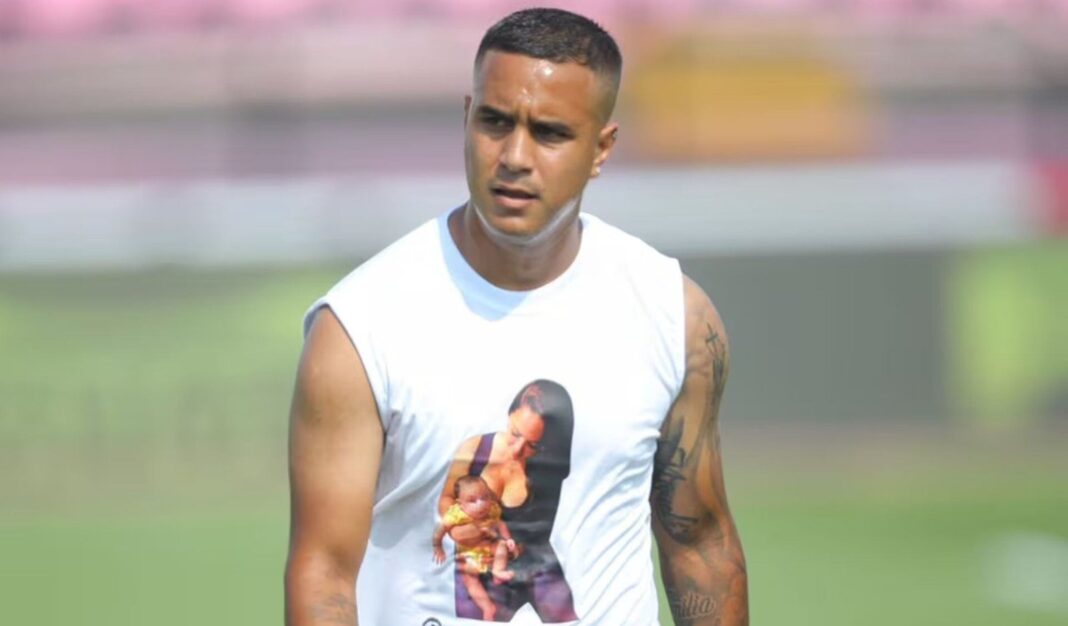 Jesús Barco en el Estadio Nacional alentando a Sport Boys