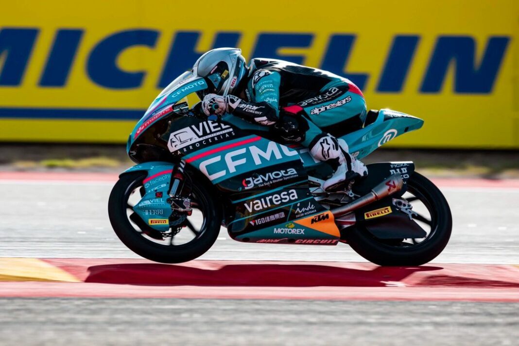 Marco Morelli en el podio del GP de Aragón de Moto3