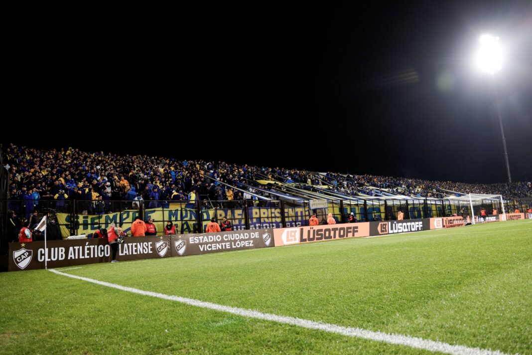 Estadio Ciudad de Vicente López durante el partido Platense vs Boca