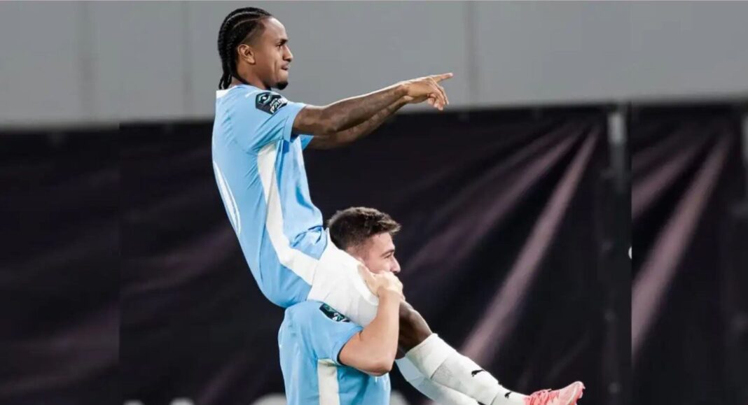 Yordy Reyna durante el partido entre Zenit y Rodina Moscú por la Liga Rusa