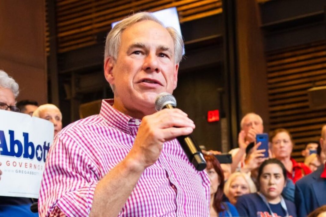 Greg Abbott junto a candidatos republicanos en Texas