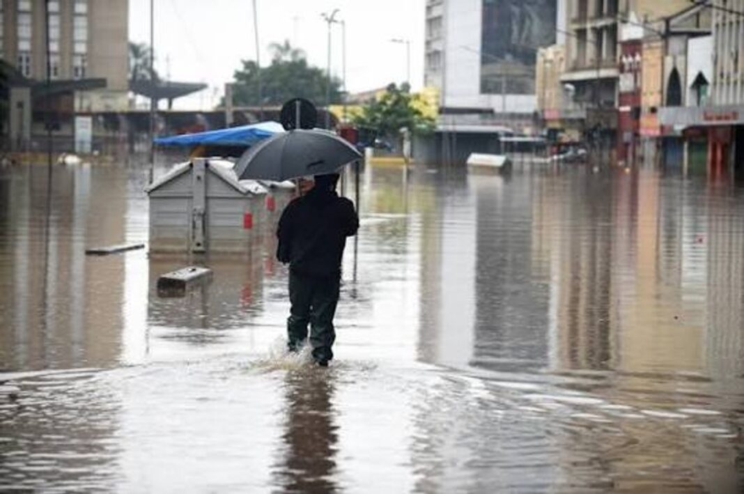 Granizo acumulado en calles de Rio Grande do Sul tras la tormenta