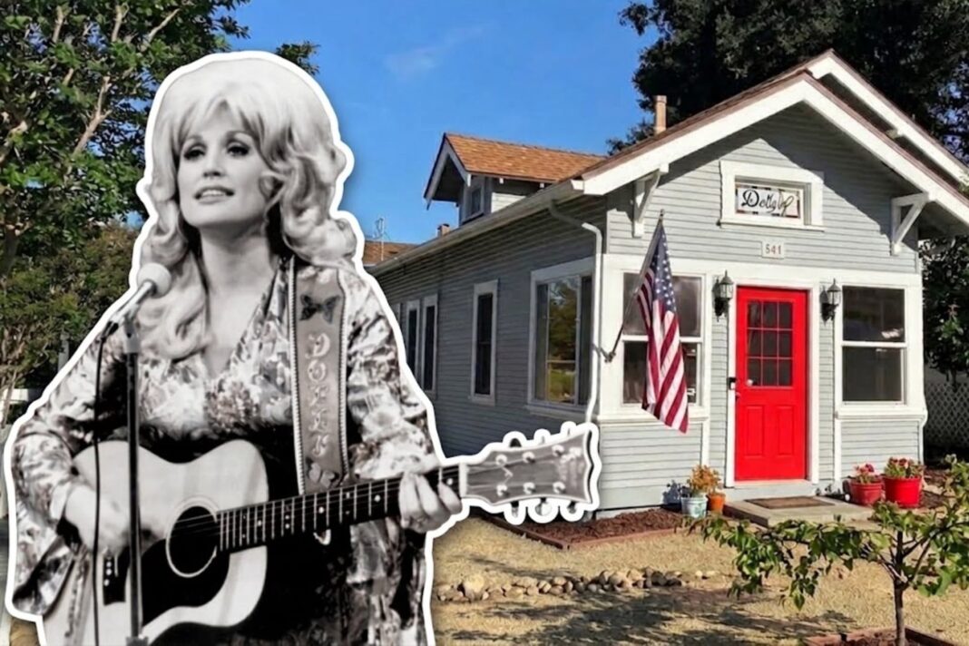 Fachada de la antigua casa de Dolly Parton en Solvang, California