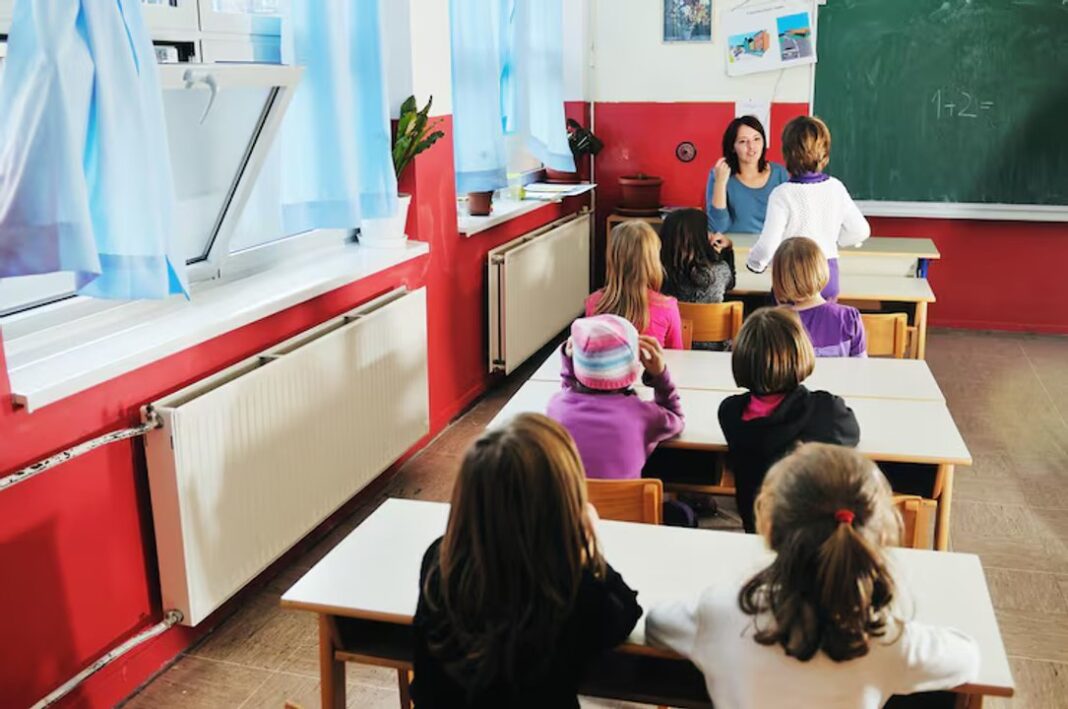 Estudiantes secundarios en un aula de Argentina