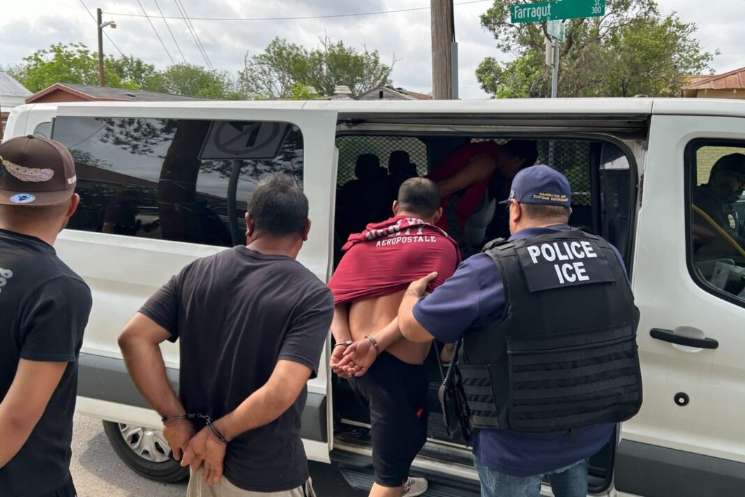 Agentes de la Patrulla Fronteriza de Estados Unidos en la frontera suroeste