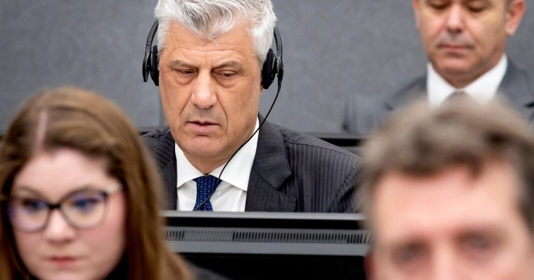 Expresidente de Kosovo Hashim Thaci durante la lectura de la sentencia en el Tribunal Especial para Kosovo en La Haya