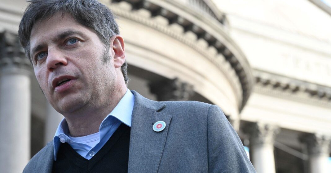 Axel Kicillof y Hugo Passalacqua en un acto oficial