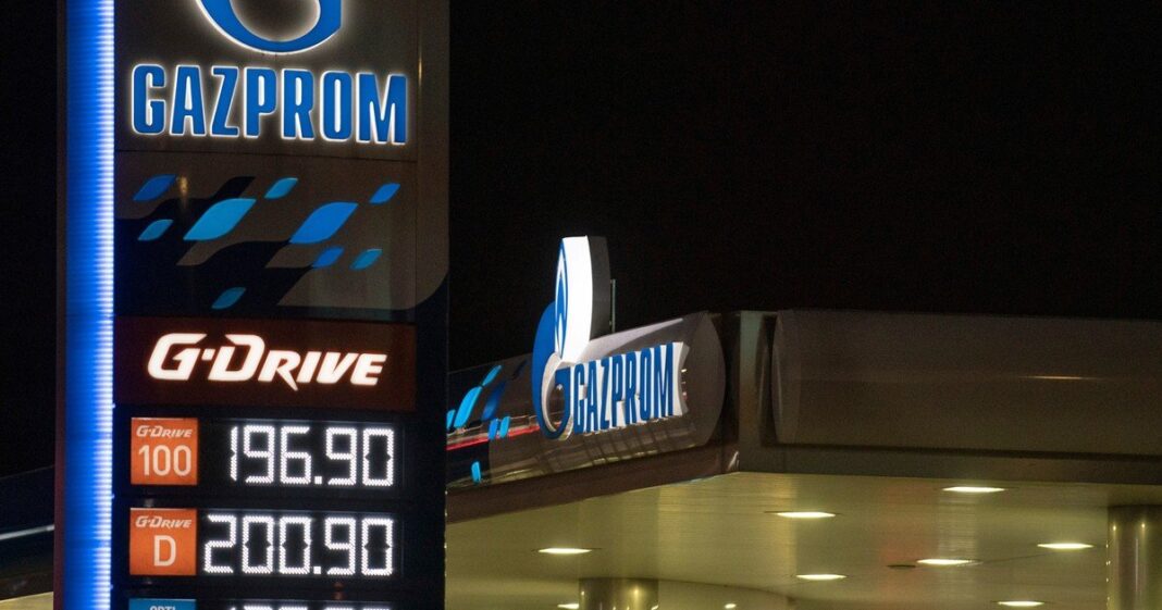Gasolinera de Gazprom Neft en Moscú con restricción de venta de combustible