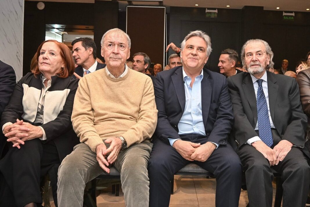 Homenaje a José Manuel de la Sota en un hotel de Buenos Aires