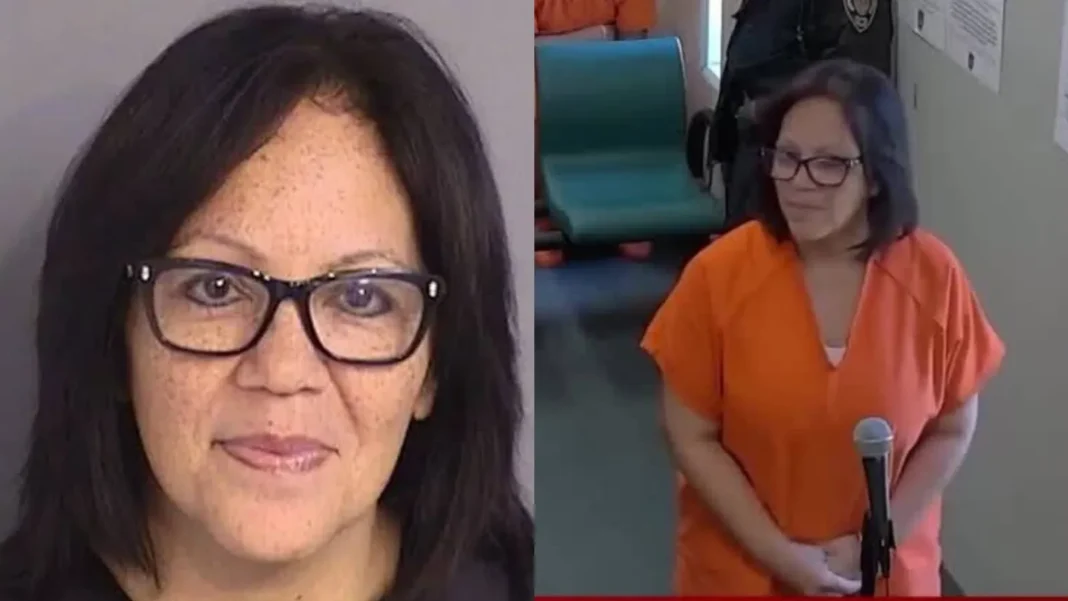 Alcaldesa de Kissimmee, Jackie Espinosa, saliendo de la cárcel del condado de Osceola