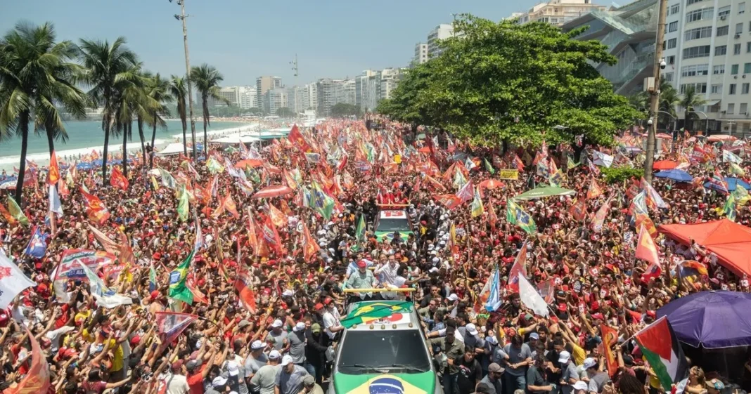 Urnas electorales en Brasil durante la segunda vuelta presidencial entre Lula da Silva y Flávio Bolsonaro