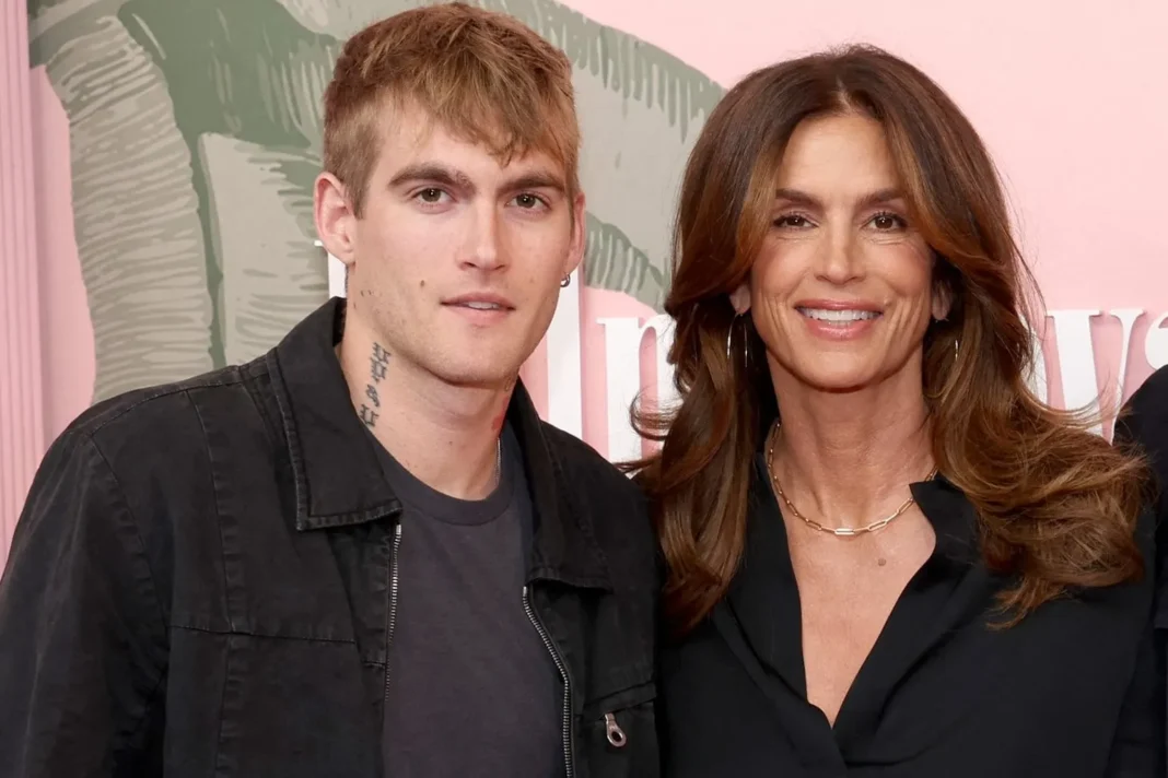 Cindy Crawford y Kaia Gerber junto a Presley Gerber