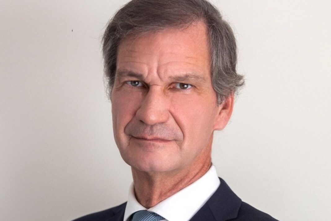 Retrato del neurólogo Conrado Estol durante una entrevista