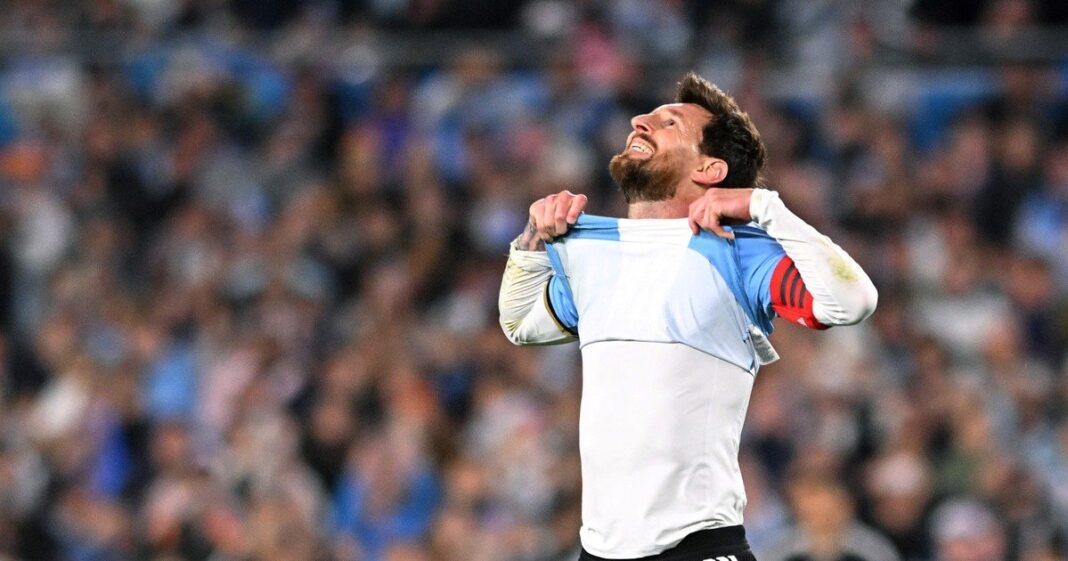 Lionel Messi durante el partido amistoso entre Argentina y Benín en el estadio Monumental