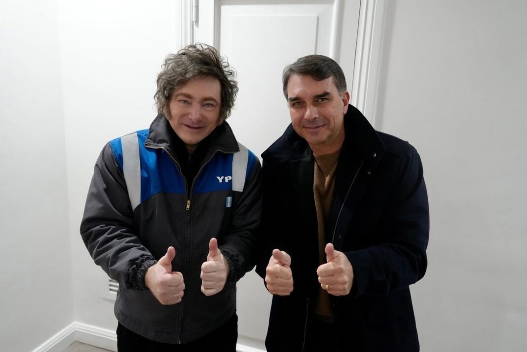 Javier Milei y Flávio Bolsonaro