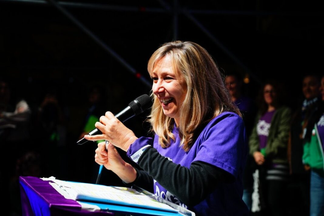Myriam Bregman durante su discurso en el 39º Encuentro Plurinacional de Mujeres y Diversidades