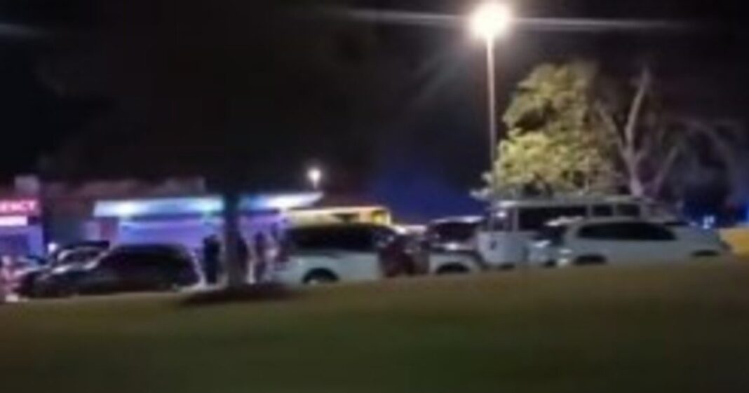 Policía en la escena del tiroteo en Vienna, Georgia