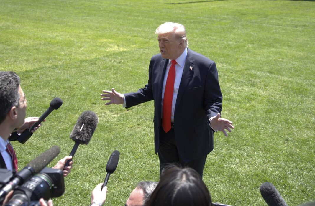 Donald Trump durante una rueda de prensa en la Casa Blanca